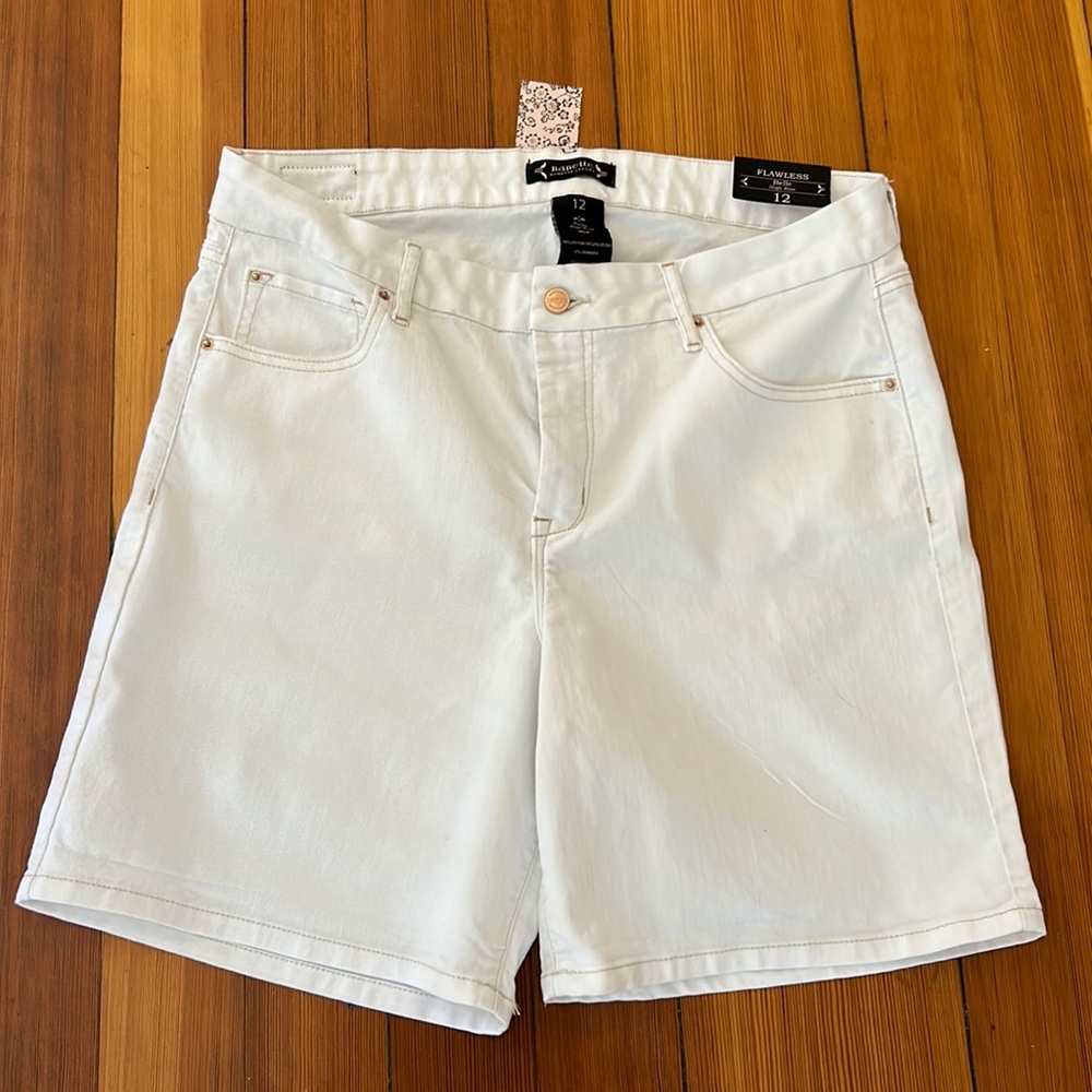 NWT White high rise cotton 7” shorts